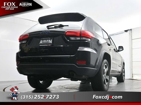 Used 2018 Jeep Grand Cherokee Laredo AWD/4WD image 24