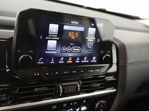 Used 2025 Nissan Pathfinder SL image 8