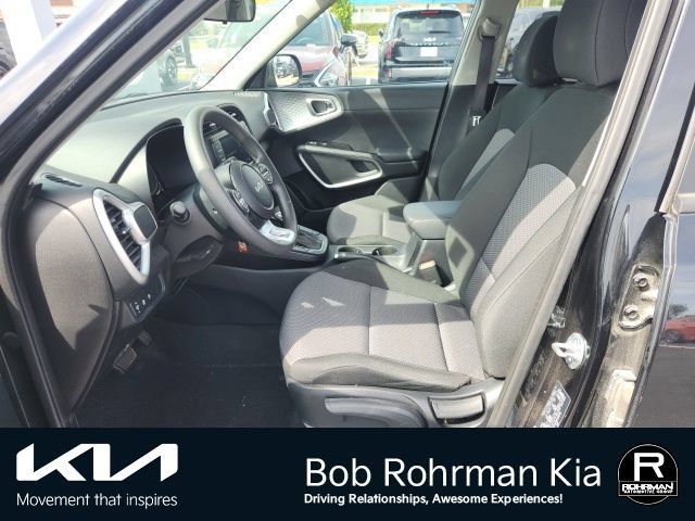 Used 2024 Kia Soul LX w/ Option Group 015 FWD image 7