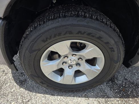 Used 2025 RAM 1500 Big Horn AWD/4WD image 10