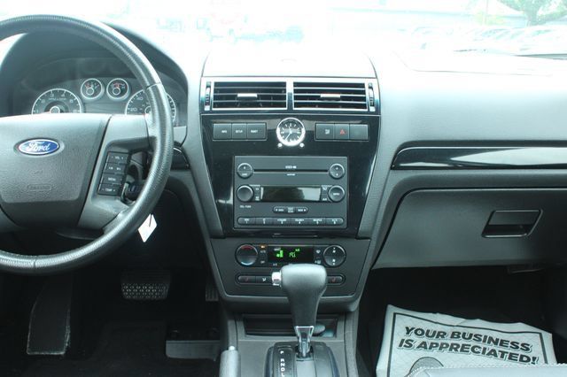Used 2006 Ford Fusion SEL FWD image 17