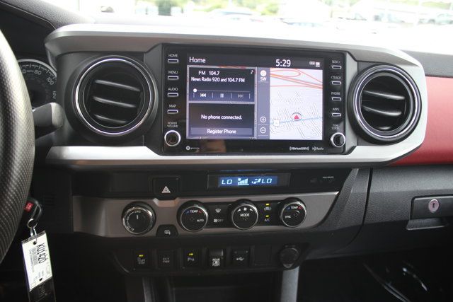 Used 2021 Toyota Tacoma SR5 AWD/4WD image 4
