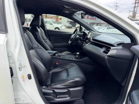 Used 2018 Toyota C-HR XLE FWD image 37