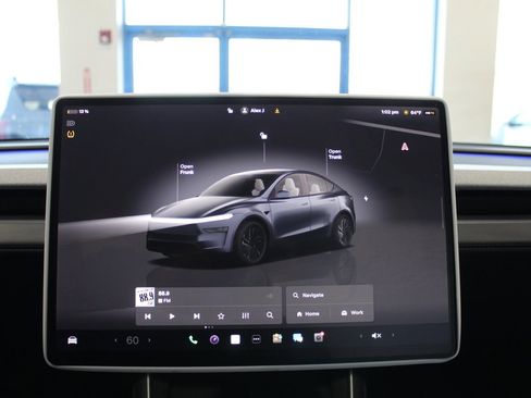 Used 2026 Tesla Model Y Long Range image 31