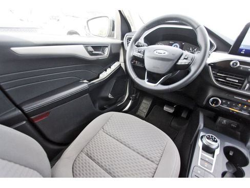 Certified 2022 Ford Escape SE w/ SE Sport Appearance Package FWD image 10