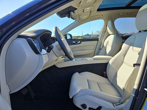 New 2026 Volvo XC60 B5 Ultra w/ Protection Package Premier image 11