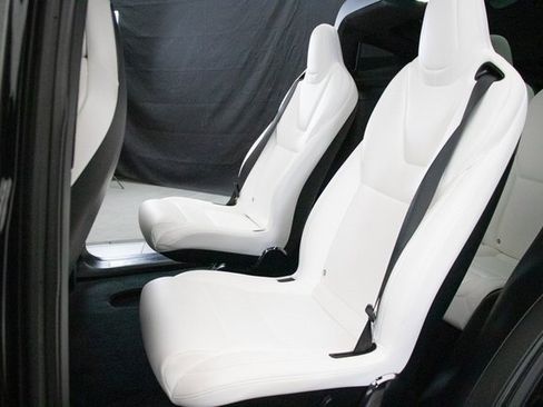 Used 2019 Tesla Model X Long Range image 22