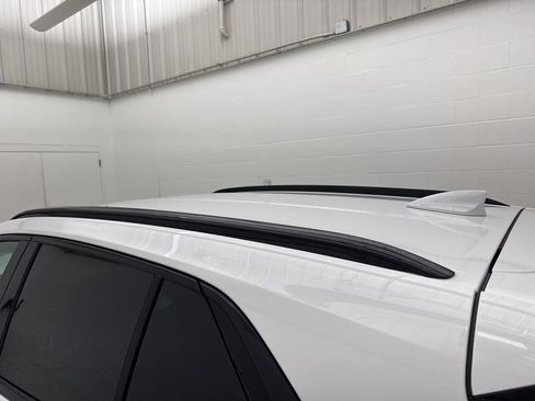 Used 2022 Buick Envision Essence w/ Technology Package I image 13