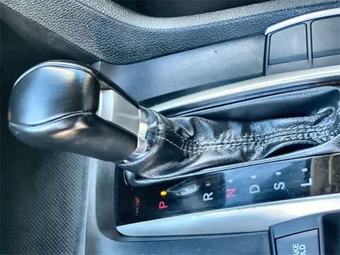 Used 2020 Honda Civic EX image 16