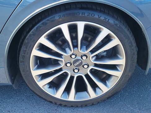 Used 2020 Lincoln Continental w/ Premium Package FWD image 7