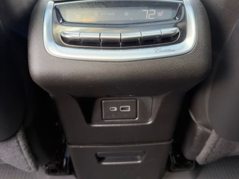 Used 2023 Cadillac XT6 Premium Luxury w/ LPO, Floor Liner Package AWD/4WD image 17
