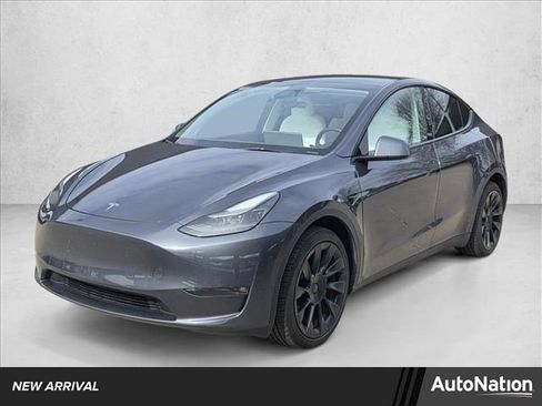 Used 2023 Tesla Model Y Long Range image 1