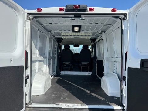 Used 2025 RAM ProMaster 2500 w/ Convenience Group image 19