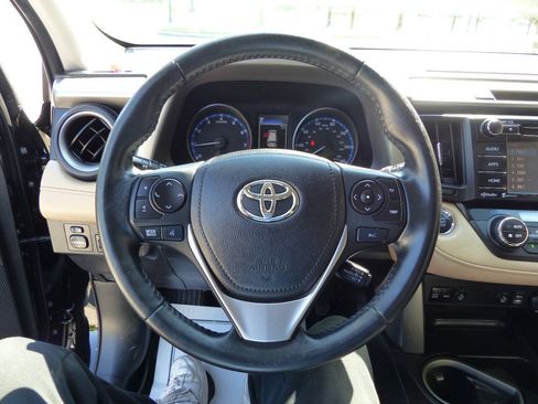 Used 2018 Toyota RAV4 XLE AWD/4WD image 24
