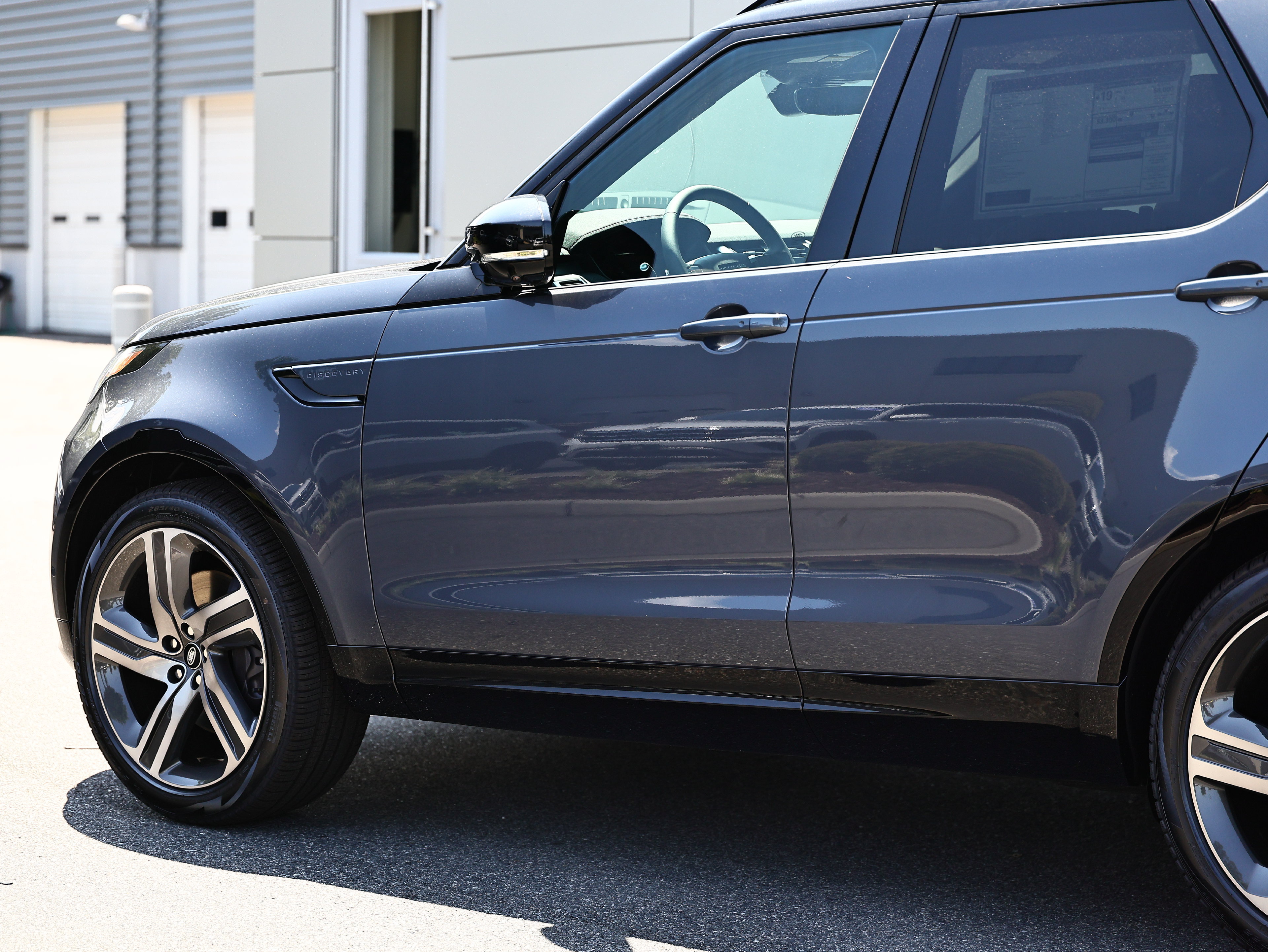 New 2026 Land Rover Discovery Limited Edition AWD/4WD image 8
