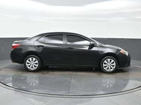 Used 2015 Toyota Corolla LE FWD image 10