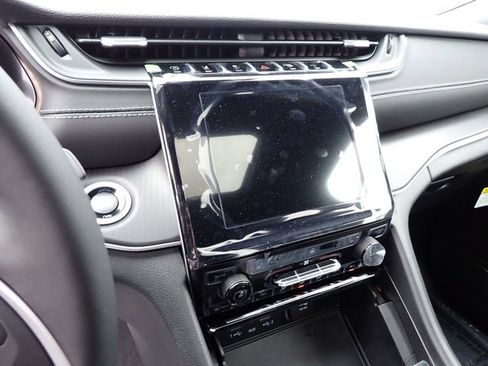 New 2025 Jeep Grand Cherokee L Altitude image 19