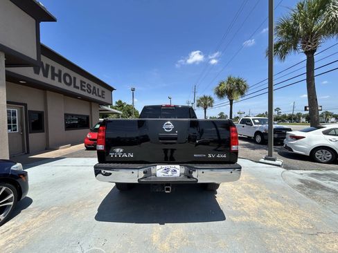 Used 2012 Nissan Titan SV w/ SV Value Truck Pkg AWD/4WD image 4