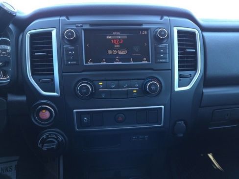 Used 2019 Nissan Titan S image 31