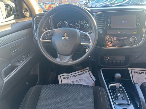 Used 2018 Mitsubishi Outlander ES image 13