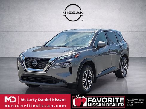 Used 2023 Nissan Rogue SV FWD image 2