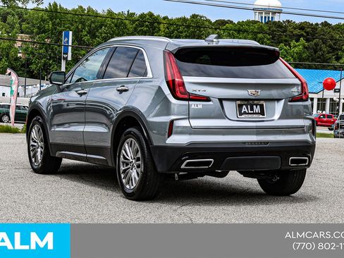 Used 2025 Cadillac XT4 Premium Luxury FWD image 9
