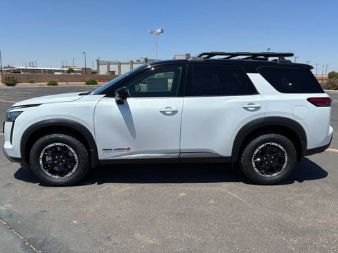 New 2026 Nissan Pathfinder Rock Creek w/ Rock Creek Premium Package AWD/4WD image 3