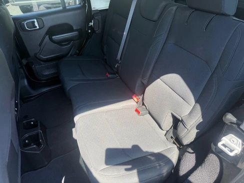 Used 2022 Jeep Wrangler Unlimited Sport AWD/4WD image 38
