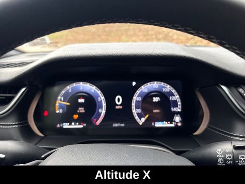 Used 2024 Jeep Grand Cherokee L Altitude image 17