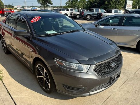 Used 2015 Ford Taurus SEL w/ Equipment Group 201A FWD image 2