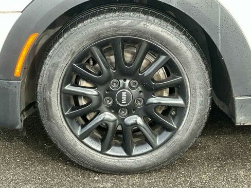 Used 2019 MINI Cooper 4-Door Hardtop w/ Premium Package image 32