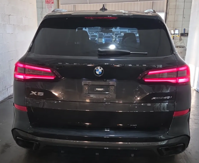 Used 2022 BMW X5 xDrive40i w/ M Sport Package AWD/4WD image 5
