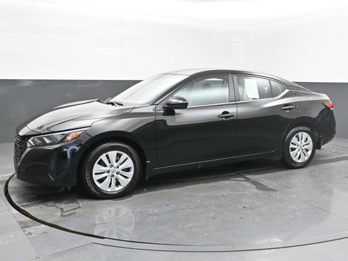 Certified 2025 Nissan Sentra S image 4