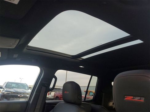 Used 2025 Chevrolet Traverse Z71 w/ Driver Confidence Package image 19