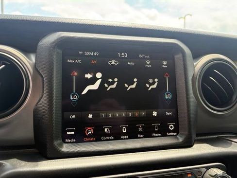 Used 2023 Jeep Gladiator Sport AWD/4WD image 17