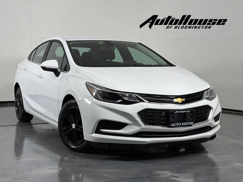 Used 2016 Chevrolet Cruze LT FWD image 1