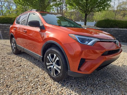 Used 2016 Toyota RAV4 LE AWD/4WD image 29