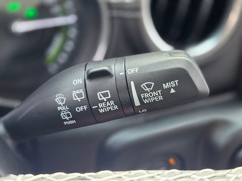 Used 2023 Jeep Wrangler Unlimited Sahara image 40