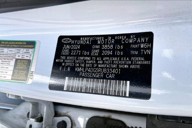 Used 2024 Hyundai Elantra Limited FWD image 33
