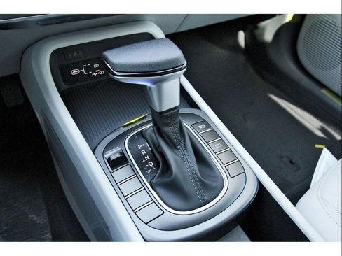 Certified 2026 Hyundai Kona SE FWD image 21