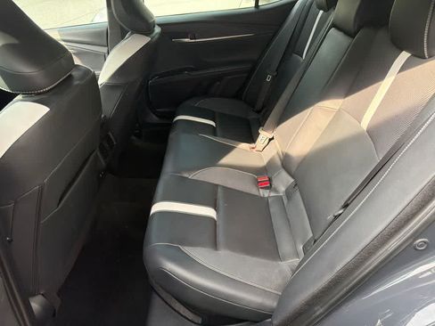 Used 2025 Toyota Camry SE w/ Convenience Package FWD image 9
