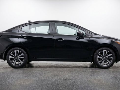 Used 2025 Nissan Versa SV FWD image 11