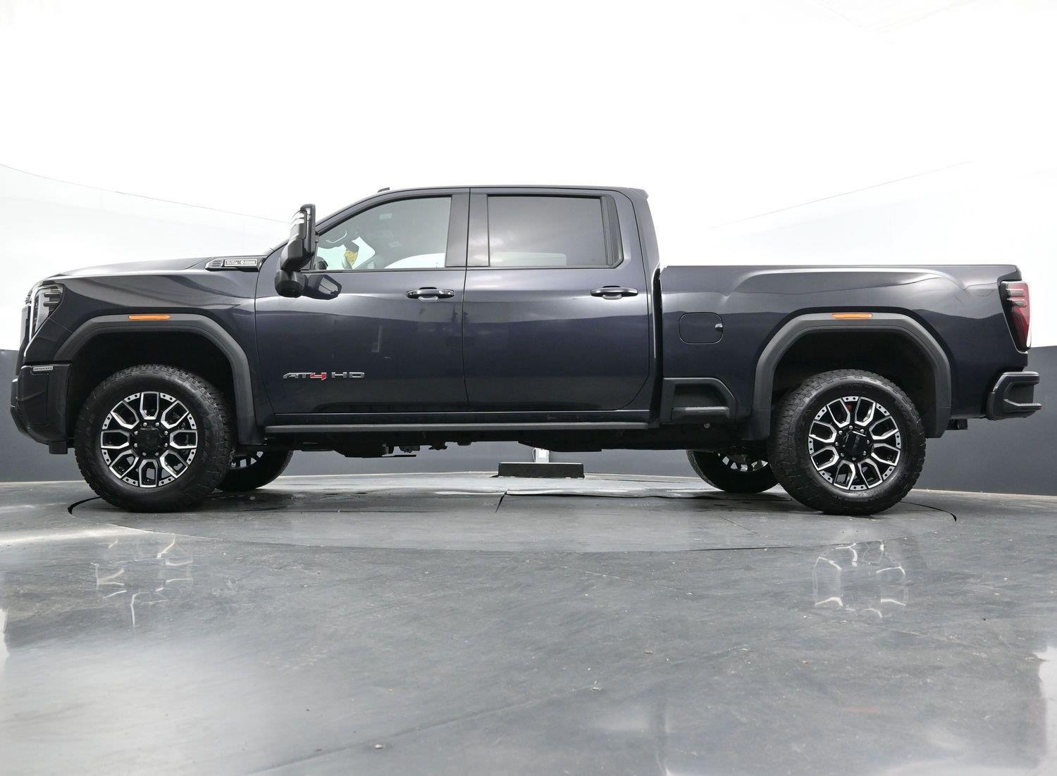 Used 2024 GMC Sierra 2500 AT4 w/ AT4 Premium Plus Package AWD/4WD image 51