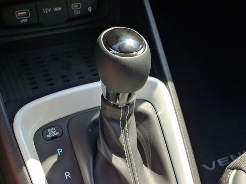 New 2026 Hyundai Venue SEL FWD image 8