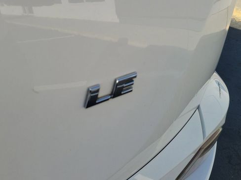 Used 2018 Toyota RAV4 LE image 6