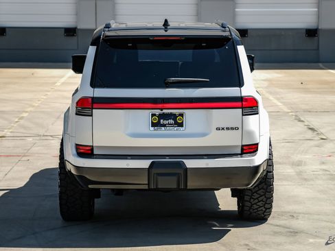 Used 2025 Lexus GX 550 w/ Accessory Package (2T) image 13