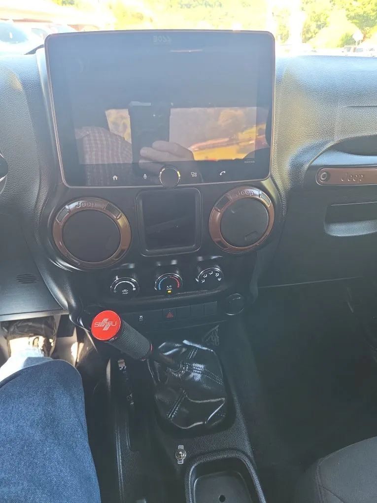 Used 2015 Jeep Wrangler Sport AWD/4WD image 13