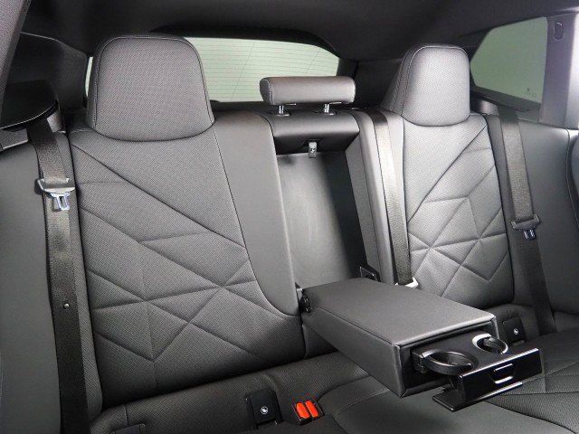 Used 2024 BMW iX xDrive50 w/ Sport Package AWD/4WD image 17