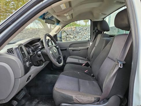 Used 2014 Chevrolet Silverado 3500 W/T image 30