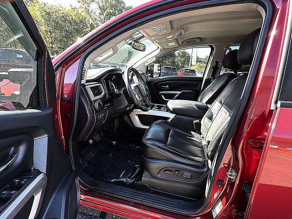Used 2017 Nissan Titan SV RWD image 18